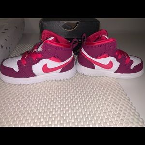 Nike Jordan’s 1 mid TD